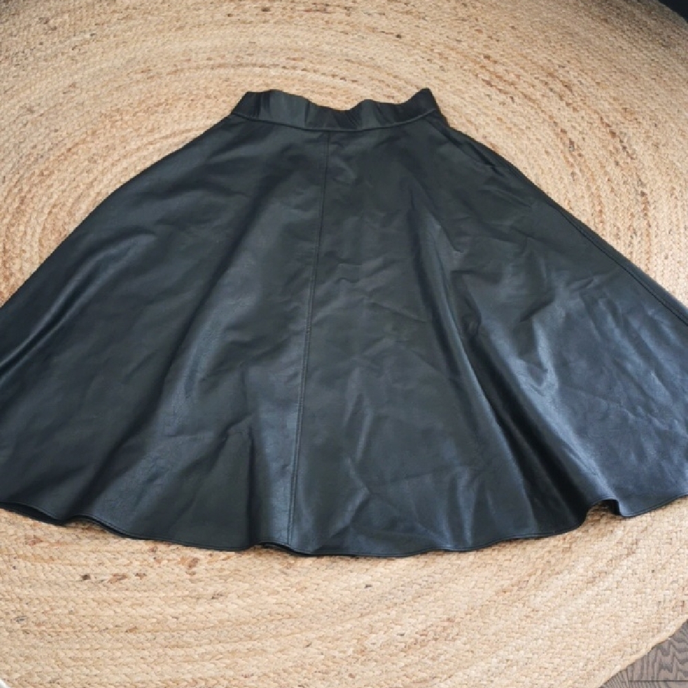 Stephanie Davis Womens A line Pleather With Pockets Full Circle Black Skirt. M